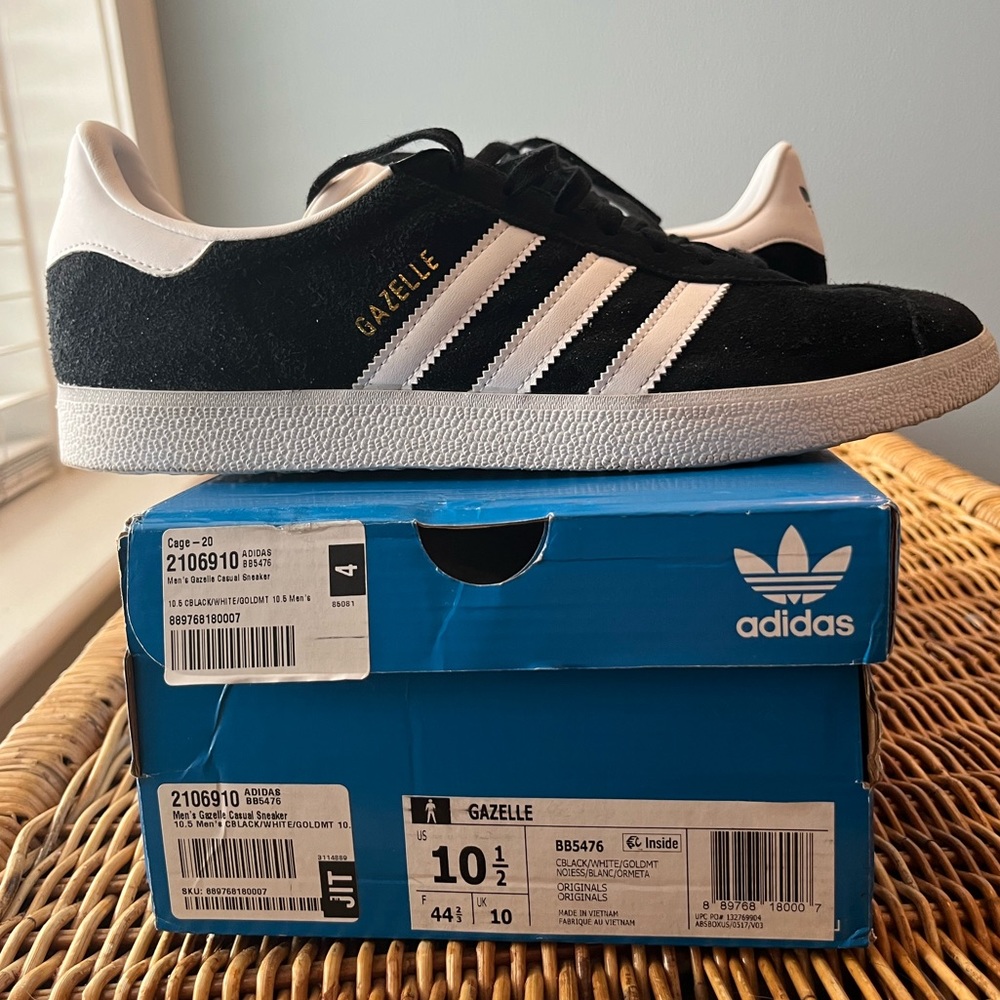 Adidas Men’s Gazelle like new low top classic sneaker size 10.5